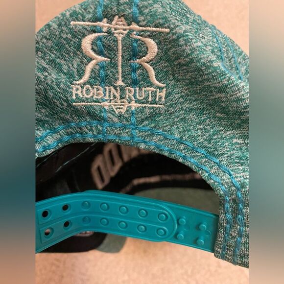 Robin Ruth Hats - Picture 5 of 5